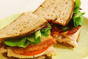 6052_112510_turkey_sandwich.jpg