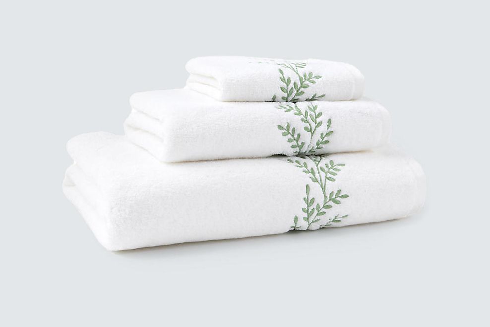 Hamburg House Three-Piece Willow Towel Set in Green