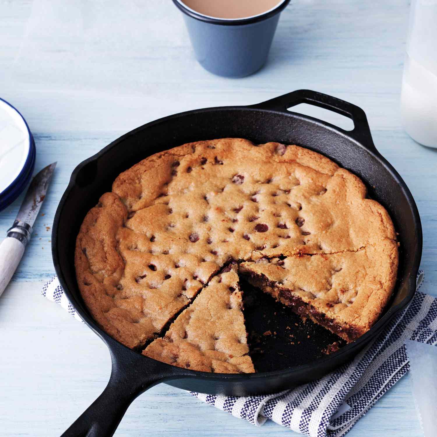 skillet chocolate chip cookie