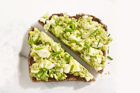 mashed avocado egg toast