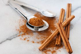 Cinnamon sticks and power on counter