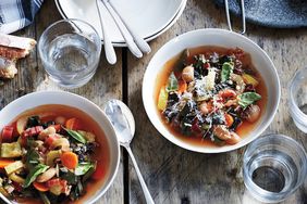 opener-minestrone-soup-v7-063-selects-d112174.jpg