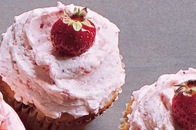 strawberry buttercream frosting