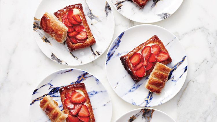 Strawberry Tart with Yogurt Pastry Cream