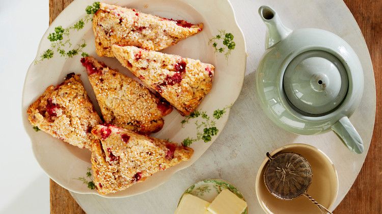 strawberry-and-toasted-sesame-scones